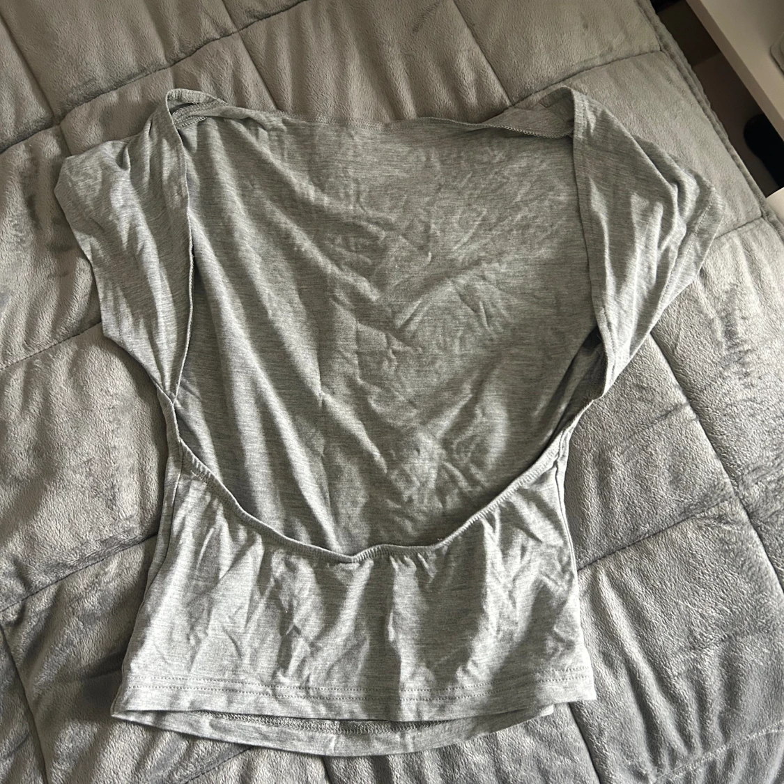 T-shirt med öppen rygg  - 90