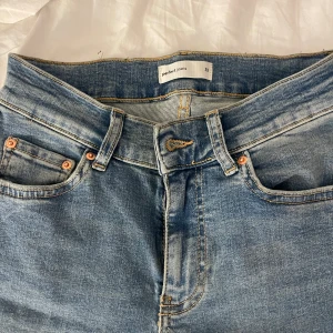 bootcut jeans  - säljer dom för dom inte kommer till användning längre, dom är väldigt bra skick 