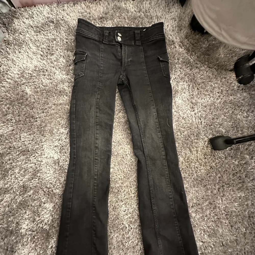 Super fina Hm jeans i storlek 158 som inte kommer till användning💖💖 Pris kan diskuteras!. Jeans & Byxor.