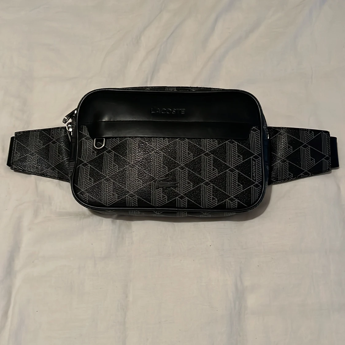 Lacoste väska