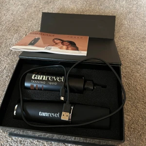 Tanrevel  - Säljes i befintligt skick, fungerar men behöver rengöras. Halva flaskan kvar.