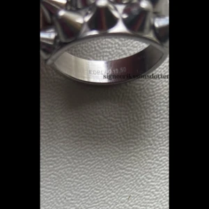 Edblad ring - Är använd och har fåtal repor. Den är rost fri och i storlek 19.50 säljer för att den är i fel storlek för mig💕🤗