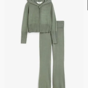 Hm set - Söt lounge set från Hm, storlek 170 men passar mig som har XS/S perfekt. Endast testad!