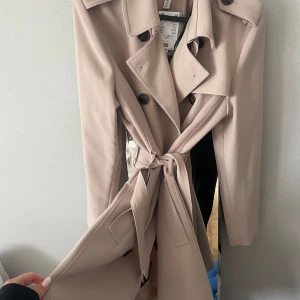 Beige kappa - Aldrig använd med prislappen kvar🌞 Nypris 549kr