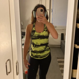 Träningslinne - Träningslinne från H&M i bra skick 