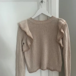 Stickad tröja Bernice - Jättefin stickad tröja från Bernice i strl S🩷