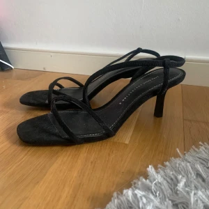 Klackar  - Svarta klackar från zara. Bra skick 