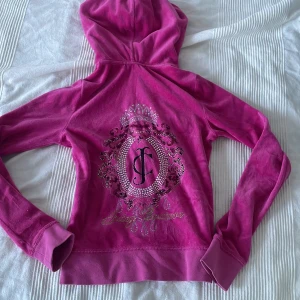 juicy couture zip up - en jättesnygg juicy couture zip up i bra skick!