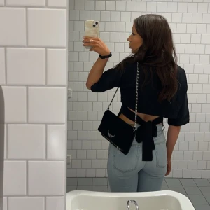 Knyt tröja - Knyt tröja från Nelly storlek xs (open back tie tee) ✨🤍