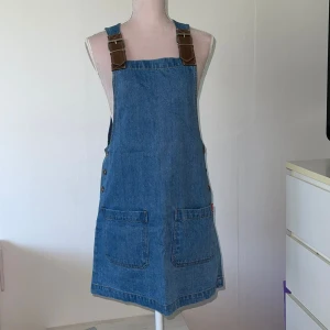 Jeansklänning  - Helt ny, Jeansklänning köpt i Dubai. Storlek S, för bara 199kr🌸 perfekt för sommaren 