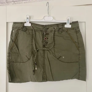 Cargokjol - Köpt vintage i fint skick! Lågmidjad 