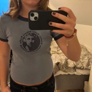 blå t-shirt - Jättesöt t-shirt från Brandy melville i bra skick!