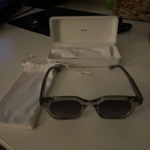 Chimi 04 Grey - Chimi 04 Grey i topp skick, använda ett fåtal gånger under förra sommaren. Säljer dessa för 480kr.