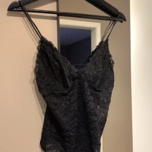 Spetsbody från bikbok  - Spetsbody från bikbok. Aldrig använd storlek s.