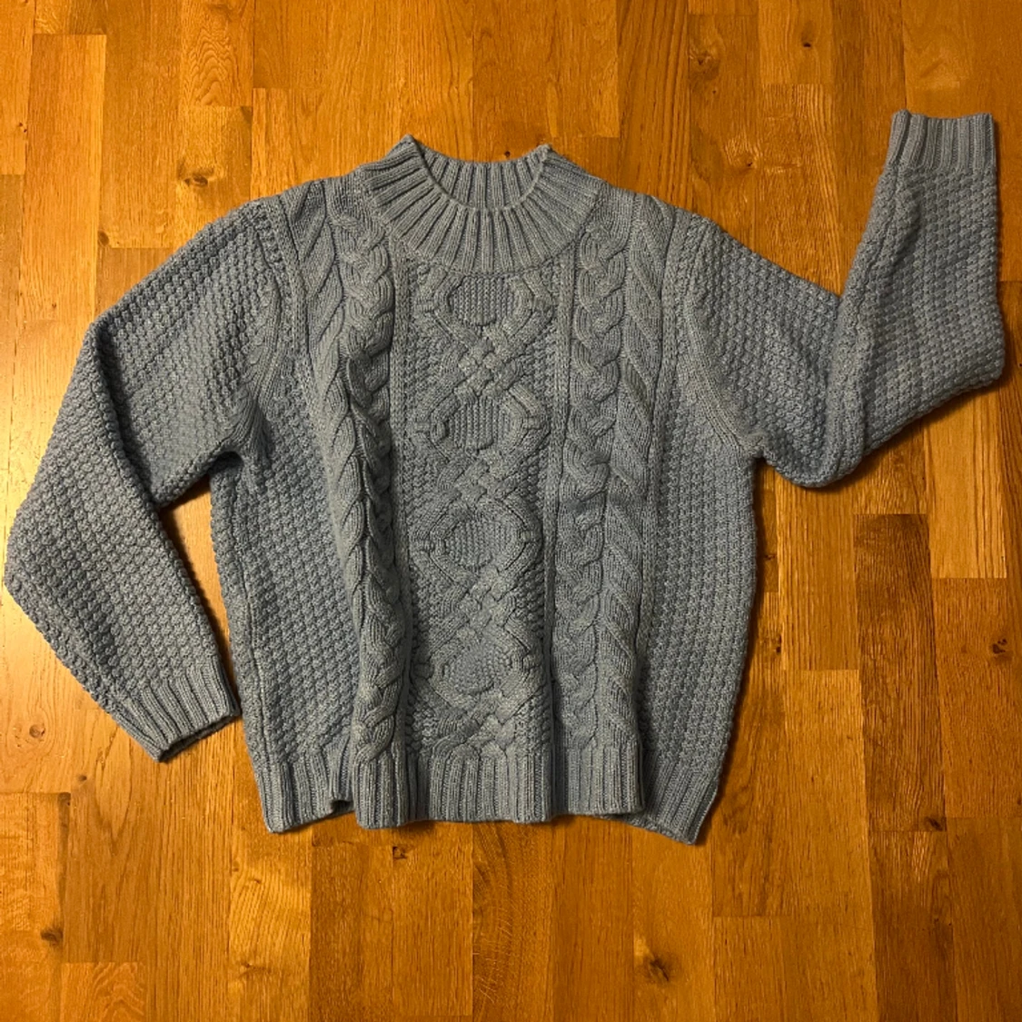 Stickad tröja
