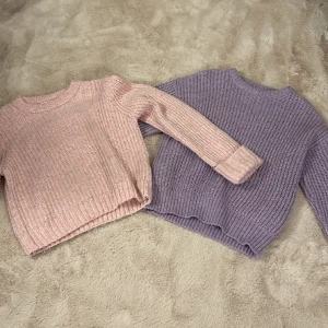 Skickade tröjor  - Köp båda för 90kr. Pris kan diskuteras 