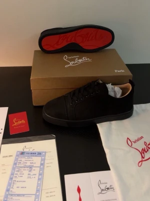 Loubs - Helt nya och oandvända Loubs storlek 42. Allt på bilden medföljer även om de inte är ritki