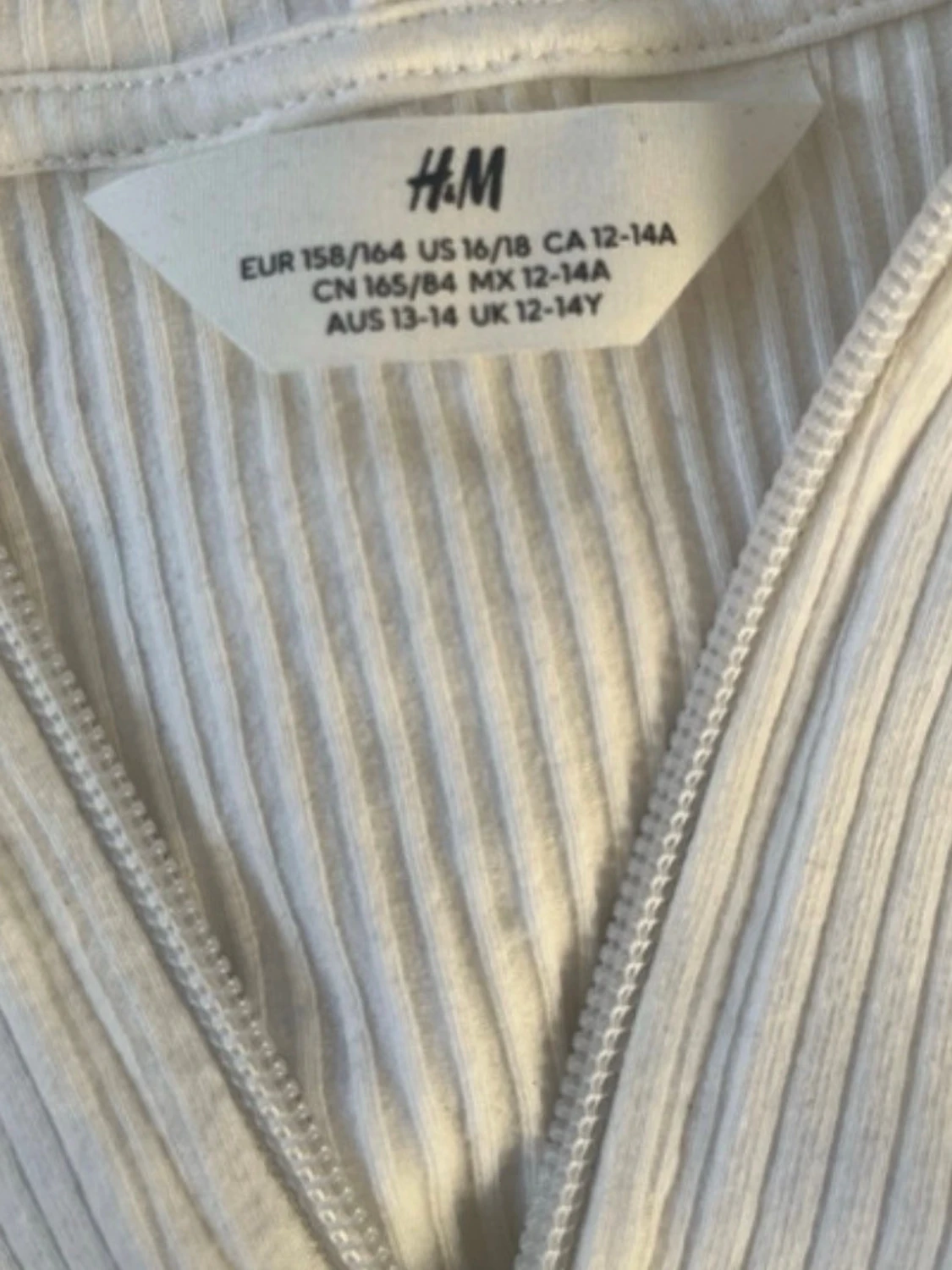 Vit ribbad ziptop från H&M - 1