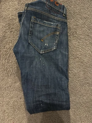Dondup Jeans - Snygga och ovanliga dondup jeans. Använda i ca 1 månad!