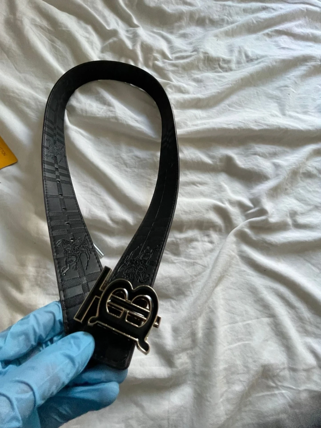 Dubbelsidig bälte hållgörare ingår - 2