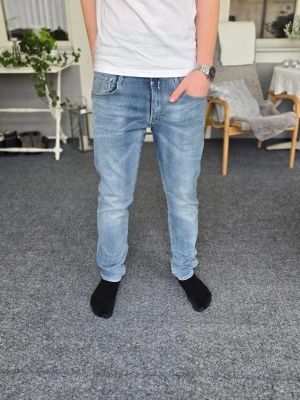 Replay jeans - Snygga Replay jeans i storlek W32/L32. Skriv om du undrar något! 😃