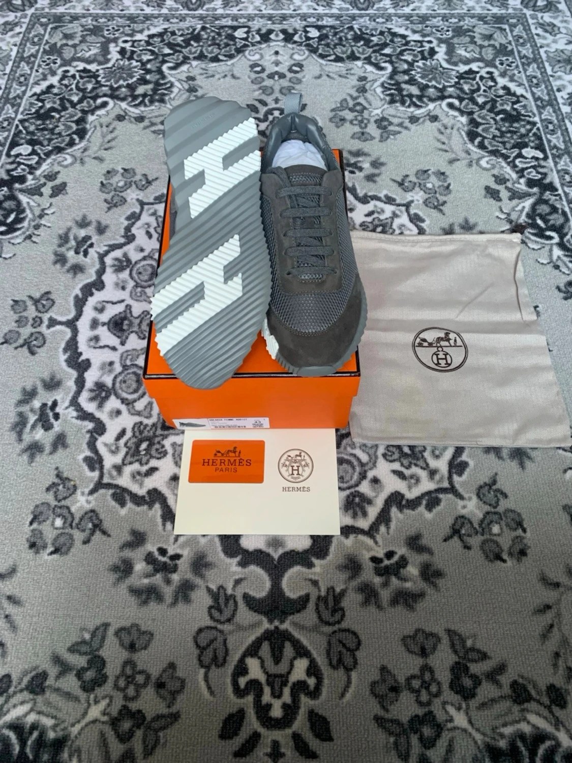 Grå H E R M E S sneakers med vit sula - 1