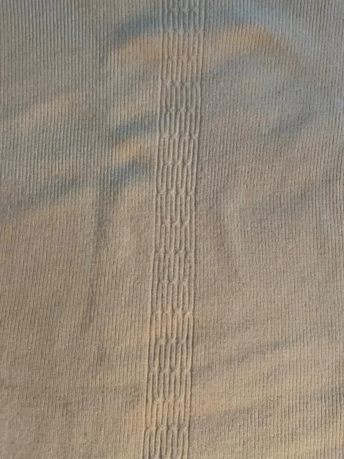 Gul polotröja med diskret mönster - 1