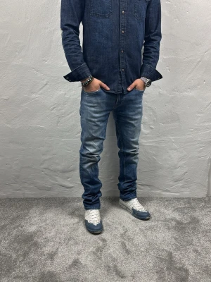 Replay jeans  - Ett par riktigt snygga jeans från Replay i storlek W28 L32 i modellen Rob 