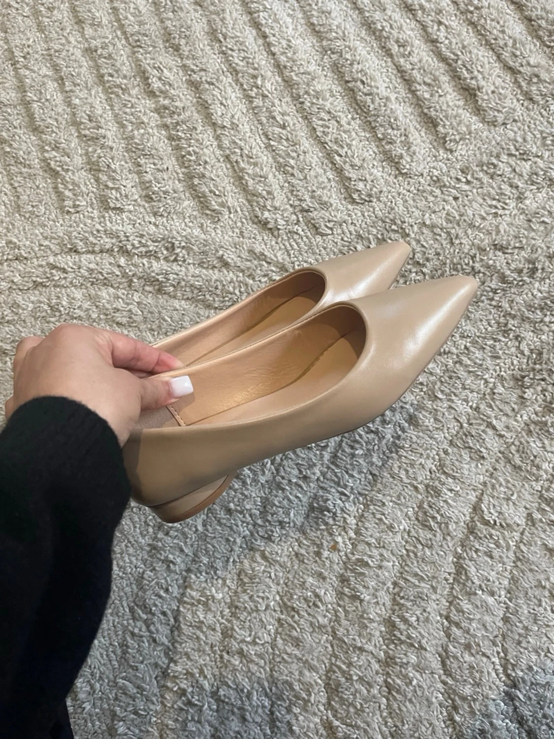 Beige ballerinaskor med spetsig tå - 1