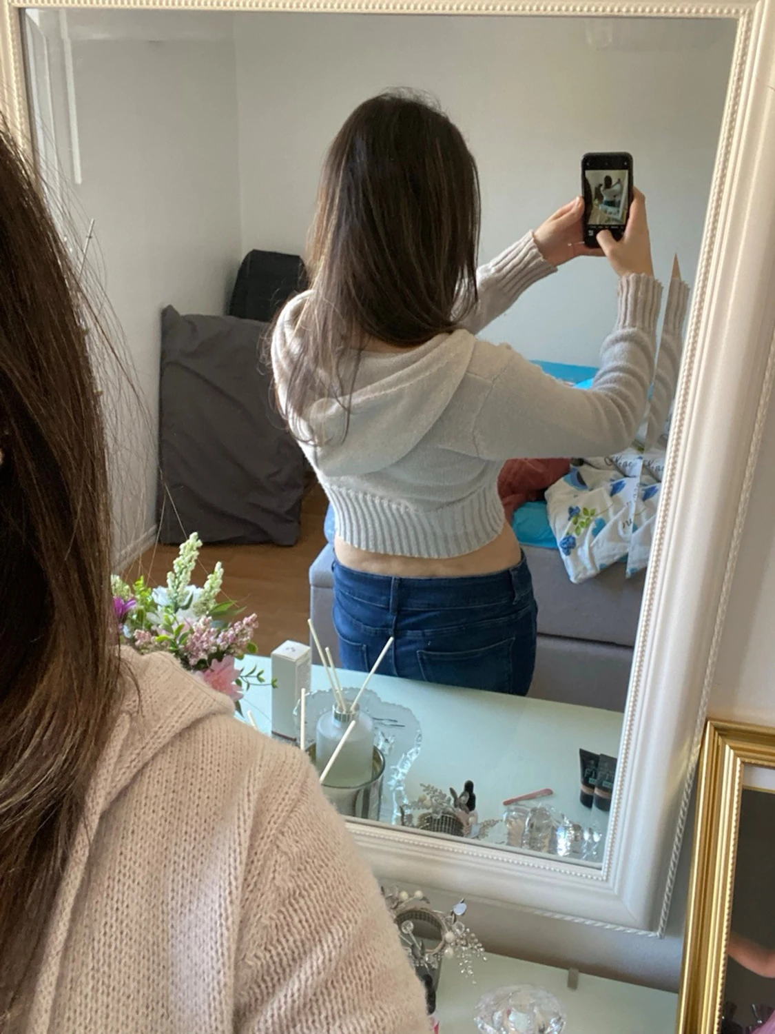 Grå cropped stickad hoodie - 1