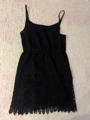 Klänning - Klänning från H&M divided storlek S