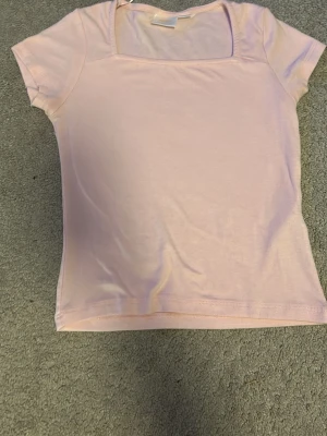 Ljusrosa topp från Gina  - Ljusrosa blus från Gina som använts 2-3 gånger men inget som syns