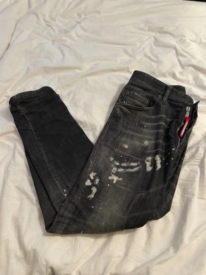 Dsquared2 jeans herr - mycket bra skick, storlek 48 