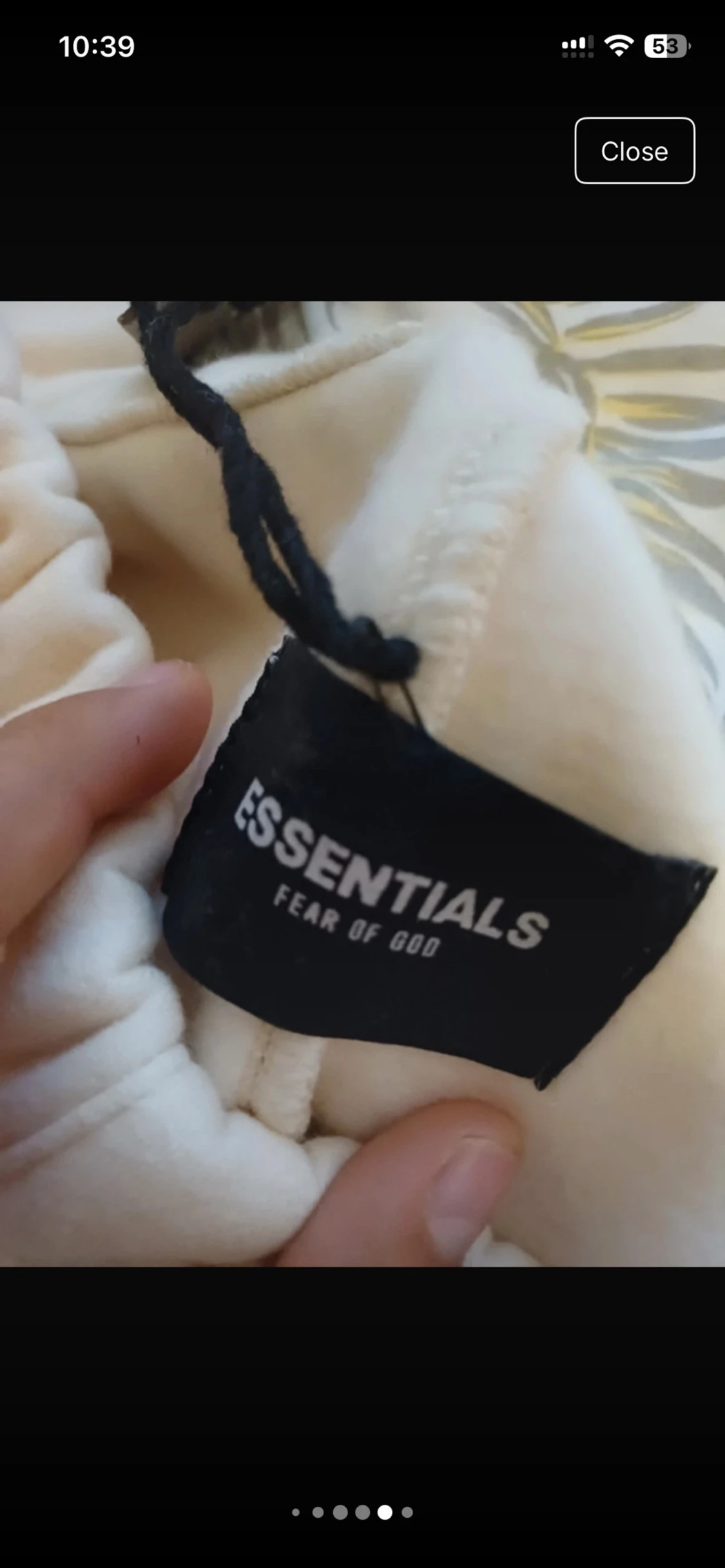 Beige shorts från Fear of God Essentials - 4