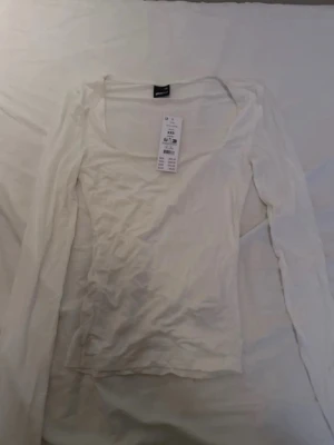 Vit långärmad tröja gina - Helt oanvänd 