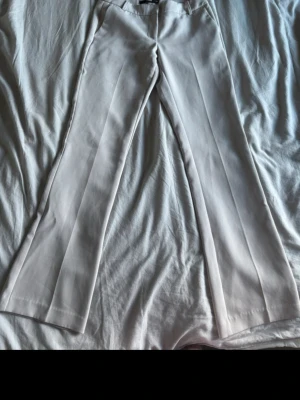 Beiga kostymbyxor  - Nypris 500kr Inte använda mycket