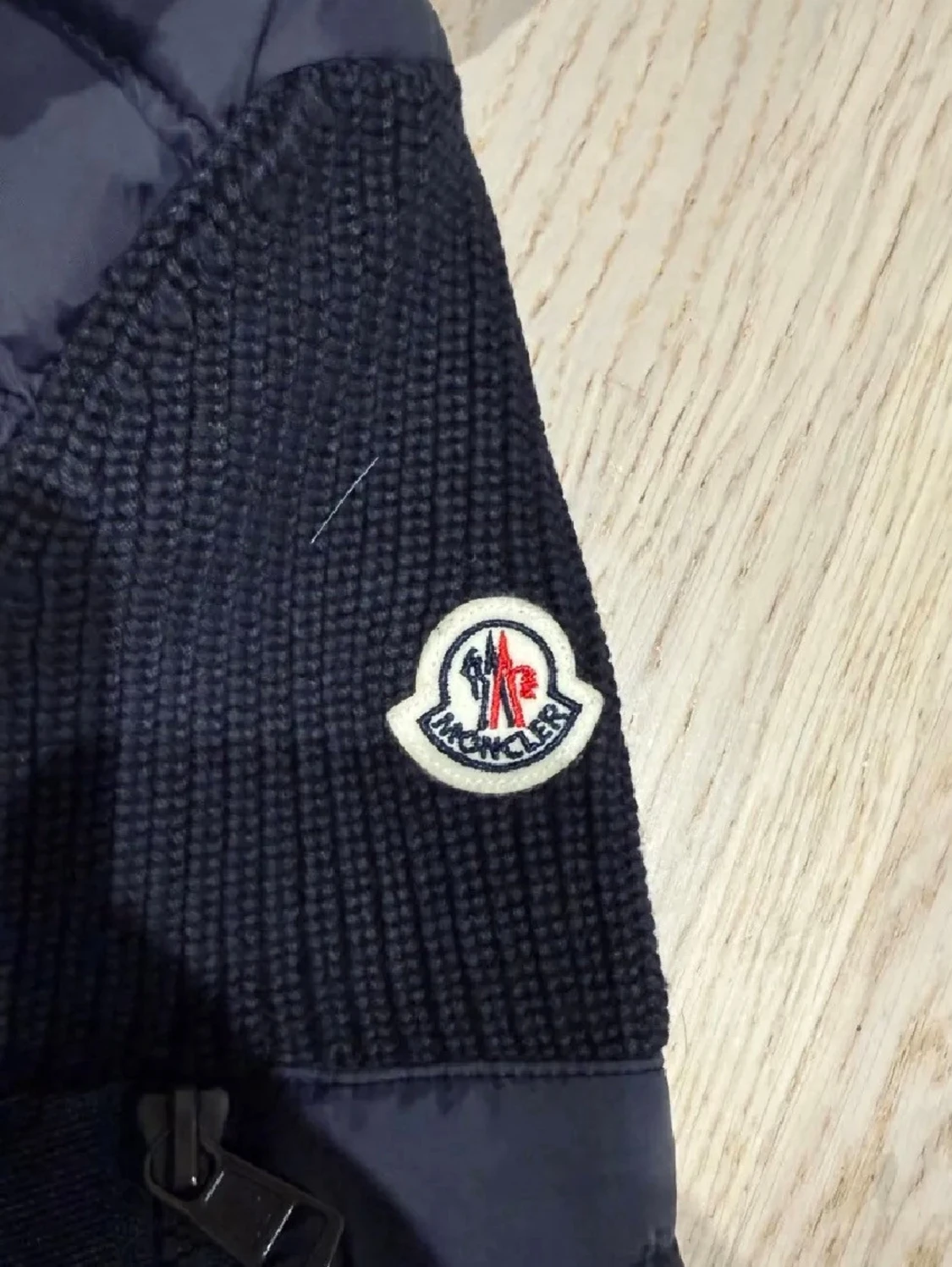 Mörkblå pufferjacka från Moncler - 3