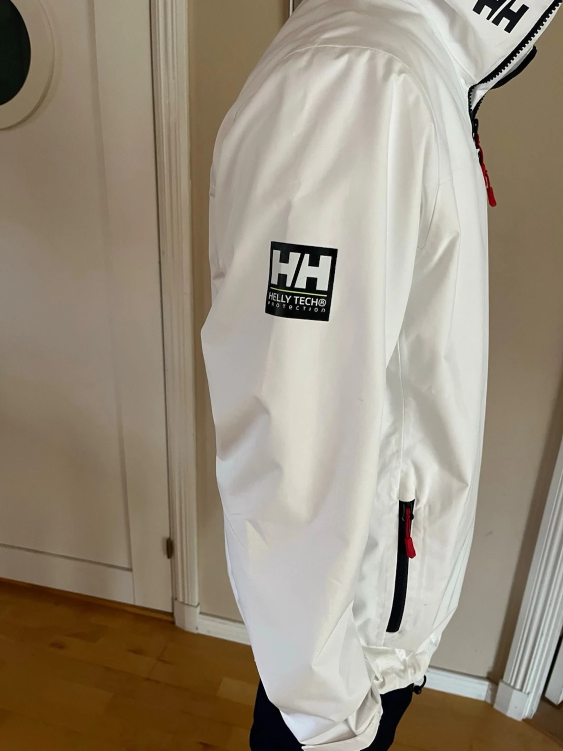 Vit vindjacka från Helly Hansen - 2
