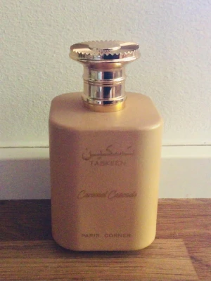 Caramel Cascade parfym - Gourmanddoft från Paris corner. Använd endast ett fåtal gånger 