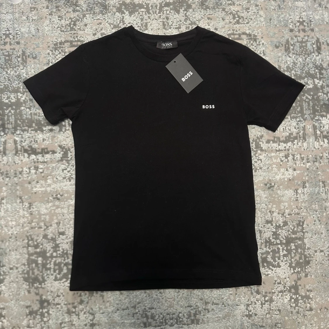 Svart t-shirt - 2