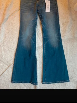 Jeans lowwaist bootcut 💞 - Jättefina o helt nya 