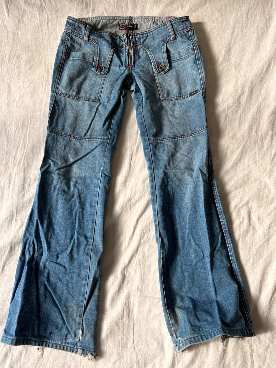 Blå bootcut jeans från Mavi