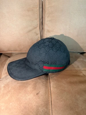 Gucci keps - Äkta med chipp, skick 9/10 priset höjs när keps sesongen börjar ”Juni”