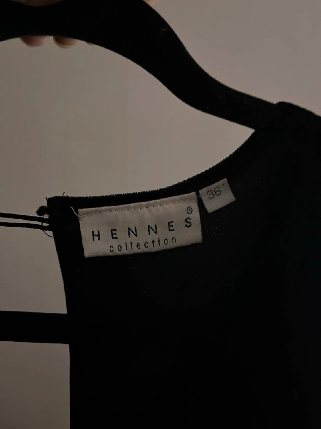 Svart långklänning från Hennes collections  - 2
