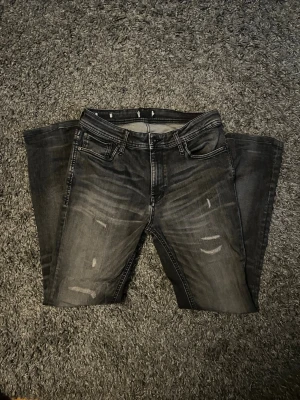 Japanese vintage Jeans - Japanska jeans som är vintage utan märke med slitningar