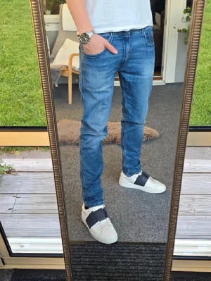 Blå Replay jeans  - Blå replay jeans i storlek 32