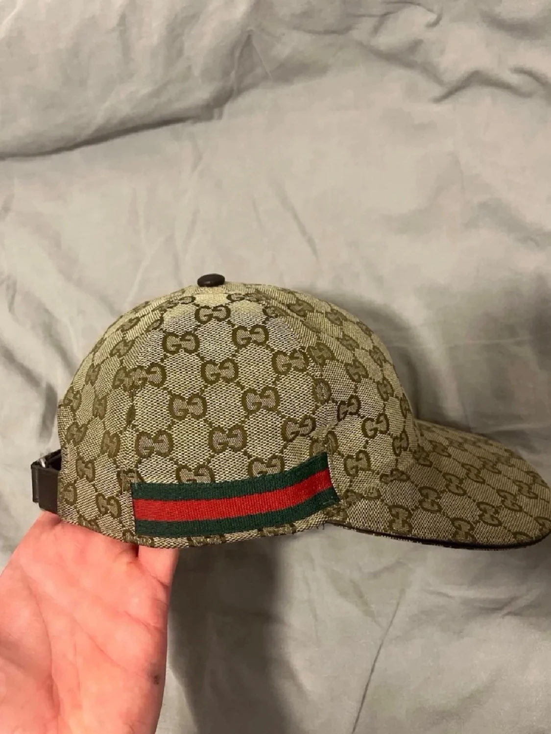 Beige keps från Gucci med GG-mönster - 2