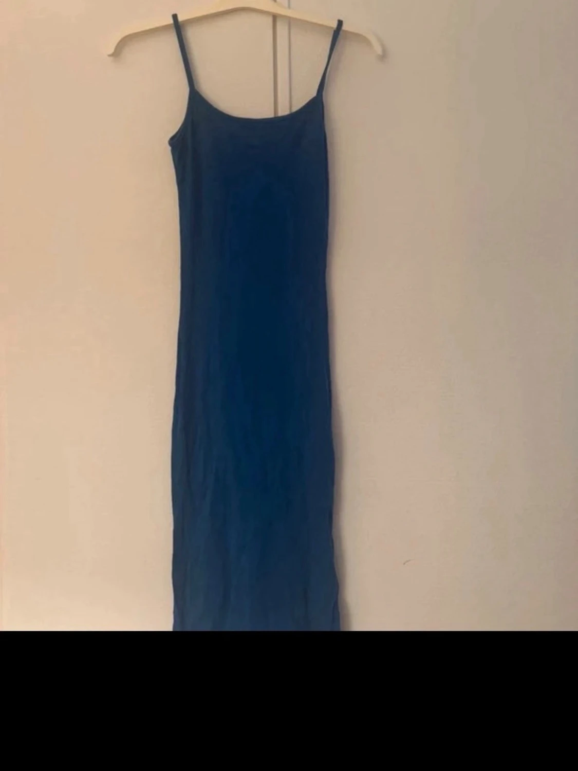 Blå långklänning från Amisu