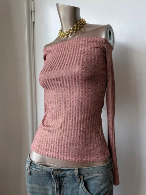 Off shoulder topp  - Super snygg off shoulder topp så fin färg med lite shimmer i,, nyskick 