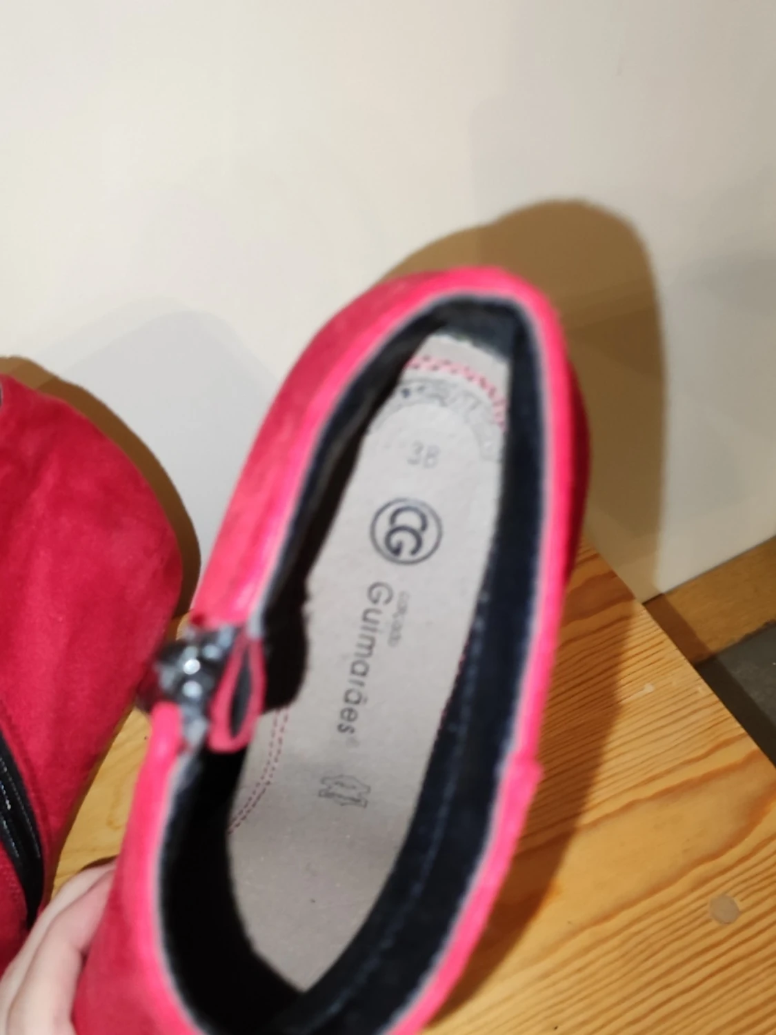 Röda stövletter i mockaimitation - 1